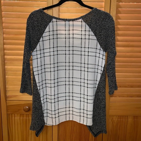 High-Low Long Sleeve Top from Design Lab - Picture 2 of 3